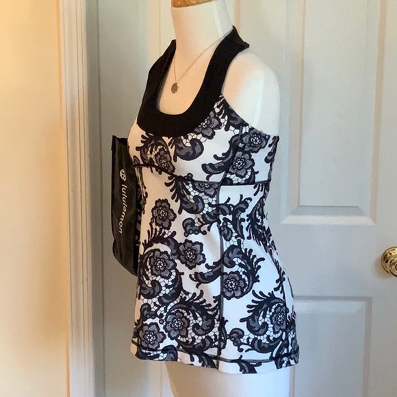 Lululemon Super Cute print tank w built in bra - Picture 2 of 6